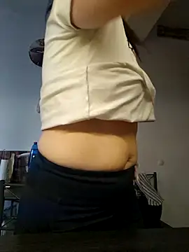 Snapshot of milflovelyxxx chatting on May 31, 1:29 pm milflovelyxxx online show from May 31, 1:29 pm