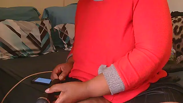 AddictiveAssCurves online show from July 13, 9:01 am
