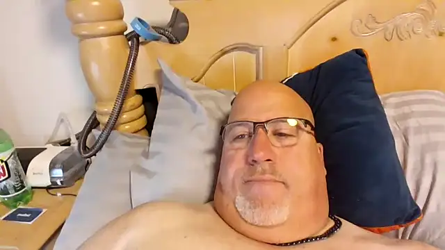 Bigbear0563 online show from May 5, 3:42 pm