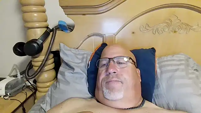 Bigbear0563 online show from June 25, 3:38 pm