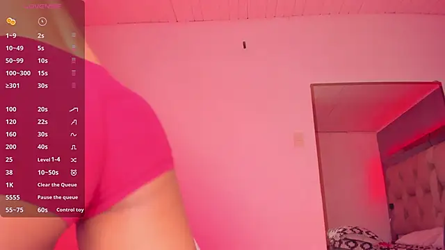 Snapshot of Emmily_Savage chatting on January 17, 10:11 am Emmily Savage online show from January 17, 10:11 am