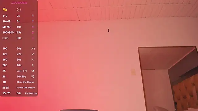 Snapshot of Emmily_Savage chatting on January 24, 10:21 am Emmily Savage online show from January 24, 10:21 am