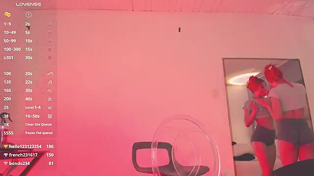 Snapshot of Emmily_Savage chatting on February 6, 10:26 am Emmily Savage online show from February 6, 10:26 am