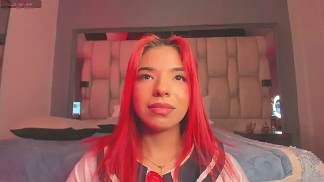 Snapshot of Emmily_Savage chatting on February 15, 7:49 am Emmily Savage online show from February 15, 7:49 am