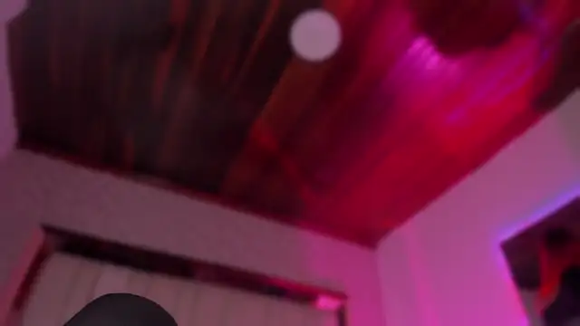 Snapshot of Emmily_Savage chatting on November 22, 11:31 am Emmily Savage online show from November 22, 11:31 am