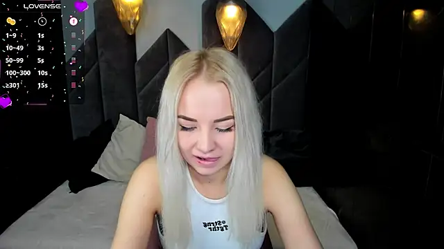 Snapshot of StephanieSweety chatting on December 20, 2:05 pm StephanieSweety online show from December 20, 2:05 pm