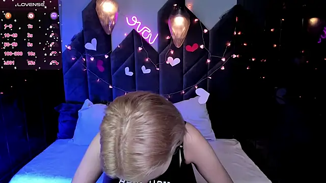 Snapshot of StephanieSweety chatting on February 13, 2:09 pm StephanieSweety online show from February 13, 2:09 pm