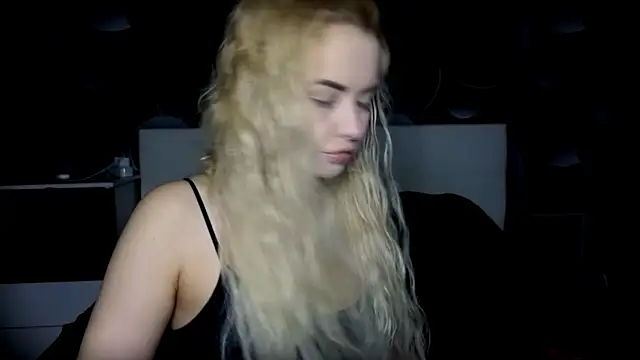 Snapshot of StephanieSweety chatting on November 21, 9:30 am StephanieSweety online show from November 21, 9:30 am