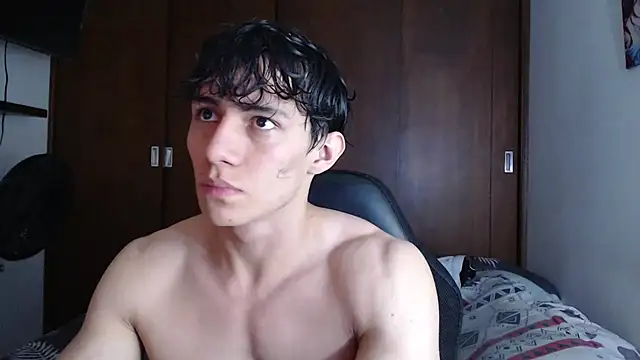 Snapshot of aresholland chatting on December 13, 2:27 pm aresholland online show from December 13, 2:27 pm