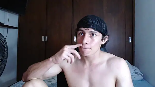 Snapshot of aresholland chatting on January 30, 4:48 am aresholland online show from January 30, 4:48 am