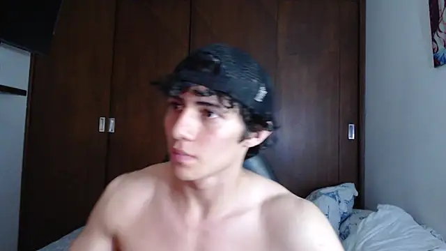 Snapshot of aresholland chatting on February 14, 3:54 am aresholland online show from February 14, 3:54 am