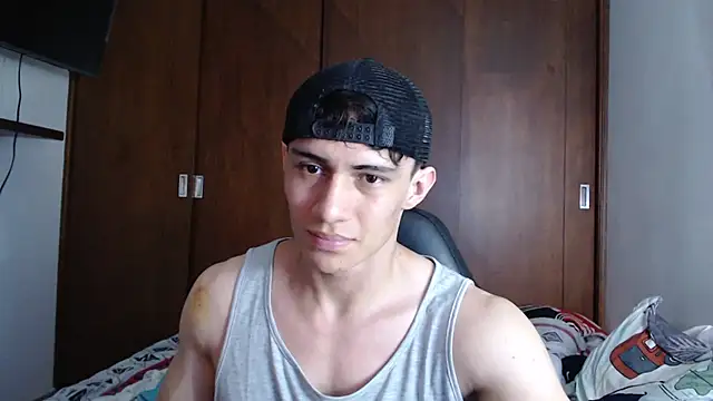 Snapshot of aresholland chatting on March 5, 8:21 pm aresholland online show from March 5, 8:21 pm