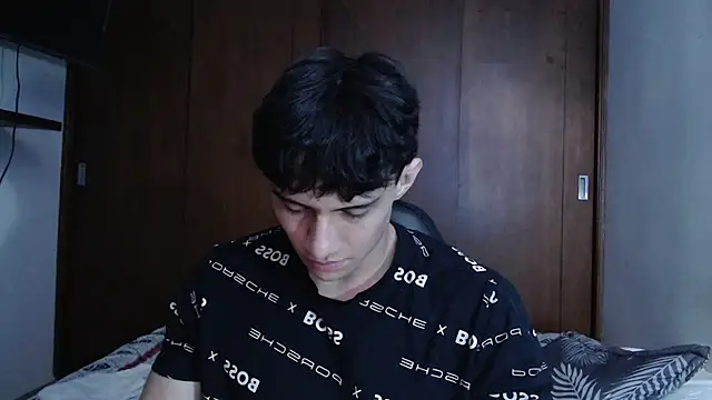 Snapshot of aresholland chatting on March 7, 7:16 pm aresholland online show from March 7, 7:16 pm