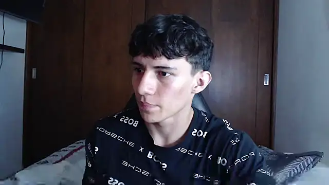 Snapshot of aresholland chatting on March 7, 10:54 pm aresholland online show from March 7, 10:54 pm