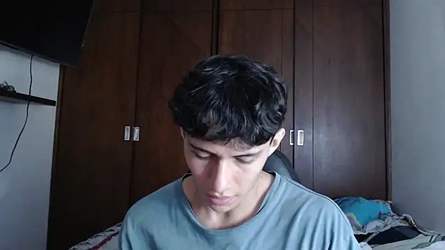 Snapshot of aresholland chatting on March 16, 10:09 pm aresholland online show from March 16, 10:09 pm