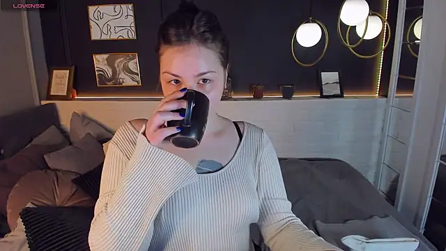 Mayayammy online show from January 13, 2:00 pm