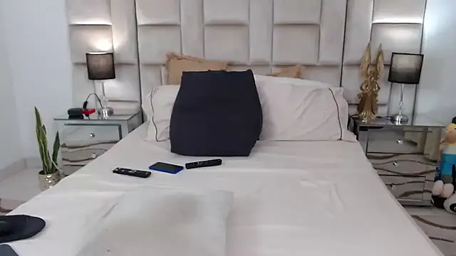 JesicaTaylorxx online show from March 11, 9:26 pm