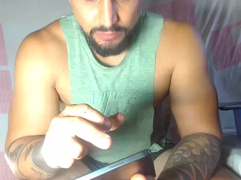 Snapshot of sebasx412 chatting on July 17, 8:57 pm sebasx412 online show from July 17, 8:57 pm