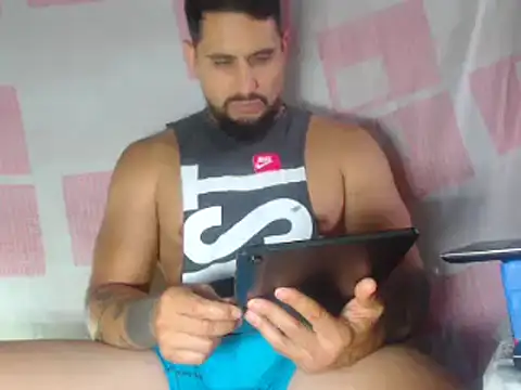 Snapshot of sebasx412 chatting on July 27, 8:27 pm sebasx412 online show from July 27, 8:27 pm