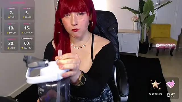 Snapshot of Crystal-dreamt chatting on May 17, 1:07 pm Crystal-dreamt online show from May 17, 1:07 pm
