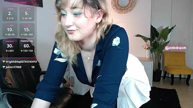 Snapshot of Crystal-dreamt chatting on June 4, 1:17 pm Crystal-dreamt online show from June 4, 1:17 pm