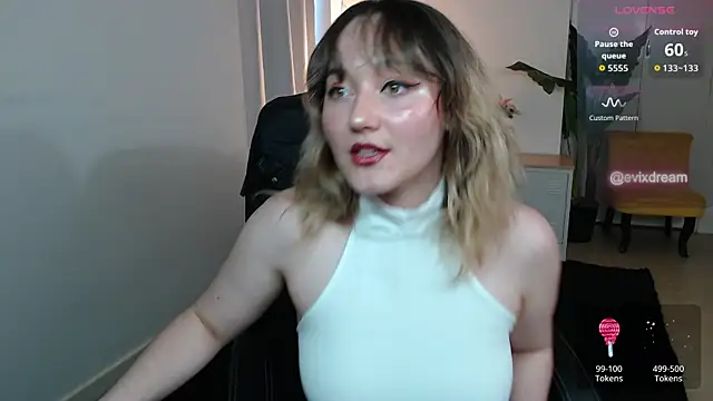 Snapshot of Crystal-dreamt chatting on July 11, 1:58 pm Crystal-dreamt online show from July 11, 1:58 pm