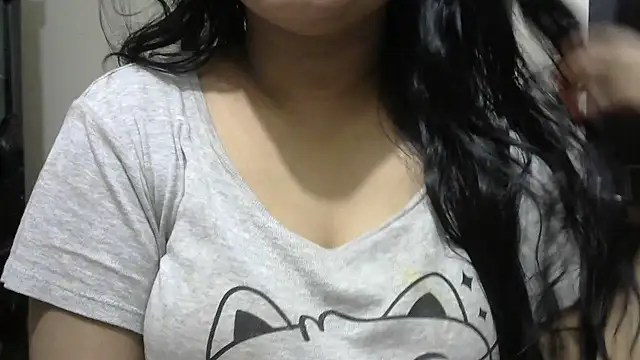 Snapshot of Bengalisexygirl chatting on June 18, 1:39 am Bengalisexygirl online show from June 18, 1:39 am