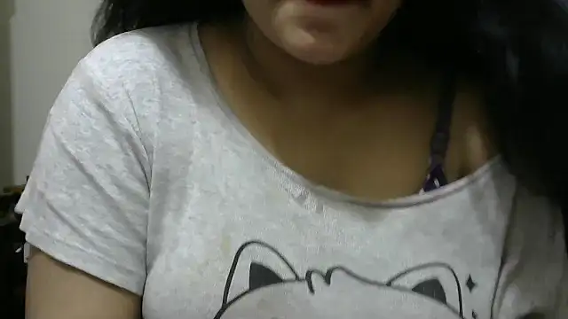 Snapshot of Bengalisexygirl chatting on June 27, 1:32 am Bengalisexygirl online show from June 27, 1:32 am
