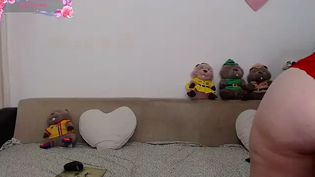Snapshot of ElenaRose90 chatting on June 20, 8:44 pm ElenaRose90 online show from June 20, 8:44 pm