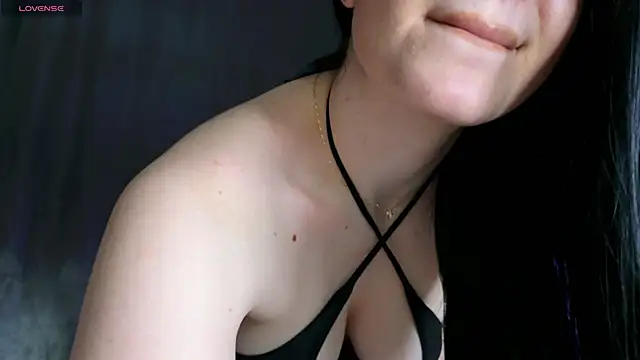 moniqque online show from February 17, 11:44 am