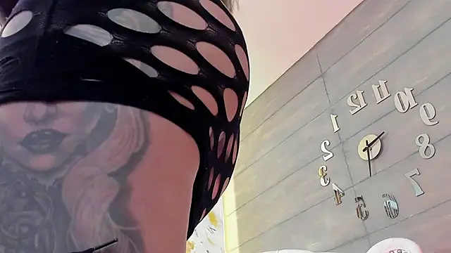 Snapshot of nicollette_miller chatting on January 28, 3:25 pm nicollette miller online show from January 28, 3:25 pm