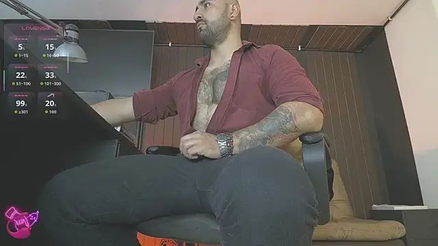 Snapshot of Leon_1234 chatting on May 15, 5:53 pm Leon 1234 online show from May 15, 5:53 pm