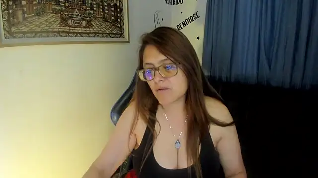 Snapshot of Ivette_Shaira chatting on July 15, 11:37 am Ivette Shaira online show from July 15, 11:37 am