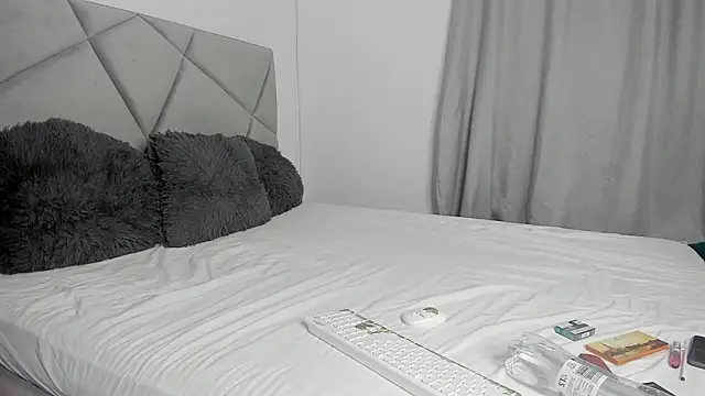 BlueEyesLexy online show from February 3, 5:05 am