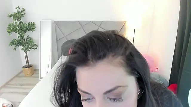 Snapshot of BlueEyesLexy chatting on April 7, 2:56 am BlueEyesLexy online show from April 7, 2:56 am