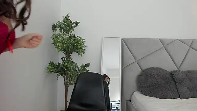 Snapshot of BlueEyesLexy chatting on April 18, 7:45 am BlueEyesLexy online show from April 18, 7:45 am