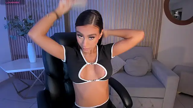 Snapshot of DannaCruz chatting on October 18, 7:25 pm DannaCruz online show from October 18, 7:25 pm