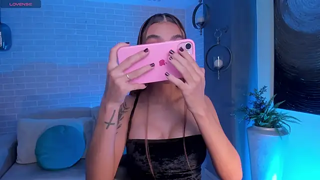 Snapshot of DannaCruz chatting on March 11, 7:42 pm DannaCruz online show from March 11, 7:42 pm