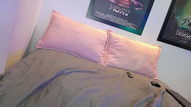 valkiria moore online show from July 14, 2:05 am