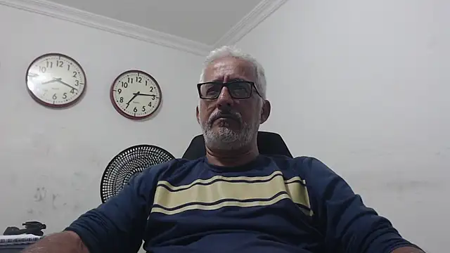 Snapshot of cenizo10124 chatting on September 12, 12:11 am cenizo10124 online show from September 12, 12:11 am