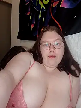Sexycurvyemilyy online show from April 14, 8:15 pm