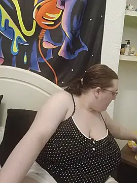 Snapshot of Sexycurvyemilyy chatting on June 26, 10:03 pm Sexycurvyemilyy online show from June 26, 10:03 pm