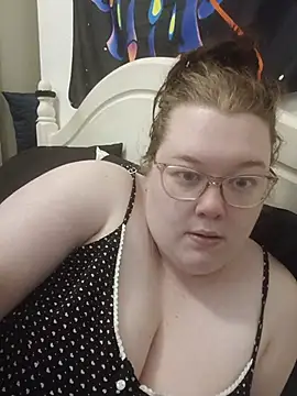 Snapshot of Sexycurvyemilyy chatting on June 27, 9:20 pm Sexycurvyemilyy online show from June 27, 9:20 pm