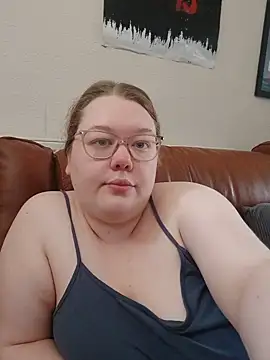 Snapshot of Sexycurvyemilyy chatting on July 11, 1:36 pm Sexycurvyemilyy online show from July 11, 1:36 pm