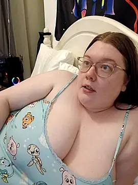 Snapshot of Sexycurvyemilyy chatting on July 15, 9:53 pm Sexycurvyemilyy online show from July 15, 9:53 pm