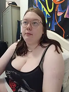 Snapshot of Sexycurvyemilyy chatting on July 19, 5:49 pm Sexycurvyemilyy online show from July 19, 5:49 pm