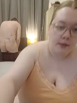 Snapshot of Sexycurvyemilyy chatting on July 26, 7:21 pm Sexycurvyemilyy online show from July 26, 7:21 pm