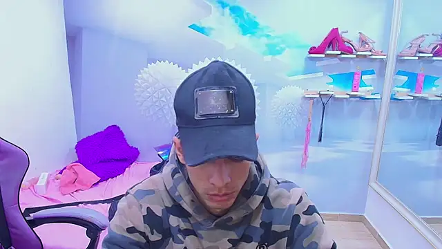 Snapshot of DEIBY_BABY chatting on August 1, 1:05 am DEIBY BABY online show from August 1, 1:05 am