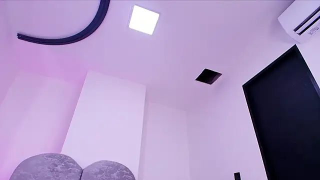 emyli sam online show from March 16, 7:18 pm