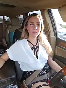 Snapshot of SkyelarSommer chatting on February 2, 9:23 pm SkyelarSommer online show from February 2, 9:23 pm